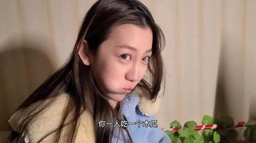 带你吃瓜小女孩视频,小女孩带你领略田园美食风情