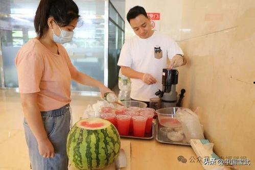 父母围观吃瓜视频大全集,揭秘娱乐圈幕后趣闻