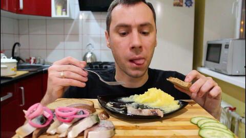 俄罗斯吃瓜博主视频,揭秘幕后真相与趣味瞬间